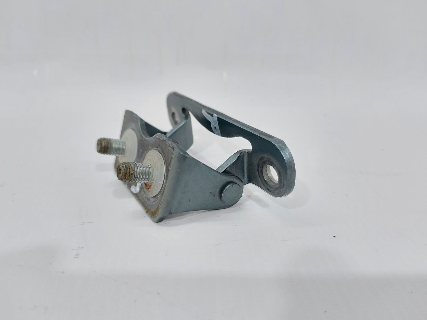 Forester Петля кришки багажника Subaru Forester 2090-2014 61820FC101 Subaru Forester 7