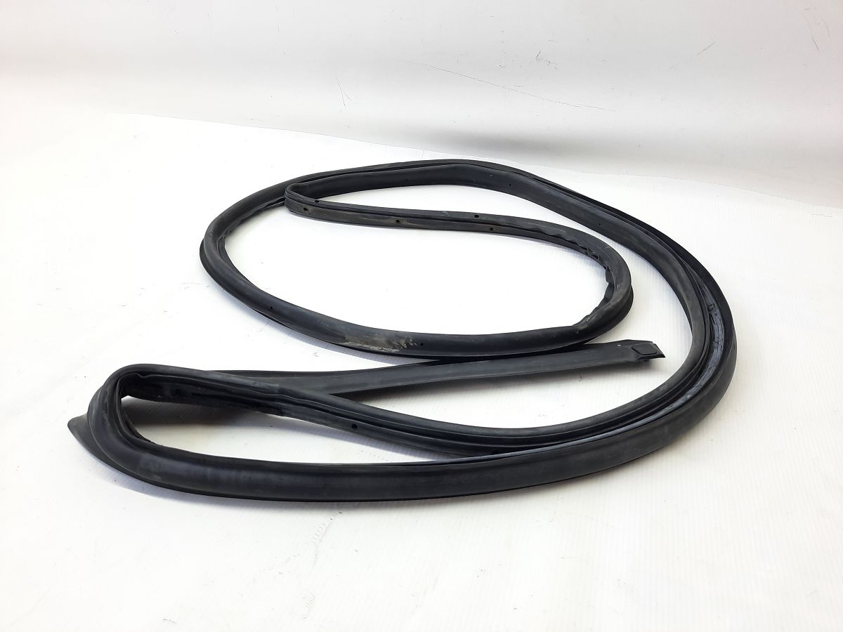 Trax. Ущільнювальна гумка дверей задньої лівої Chevrolet Trax 2015-2021 42571102 Chevrolet Trax