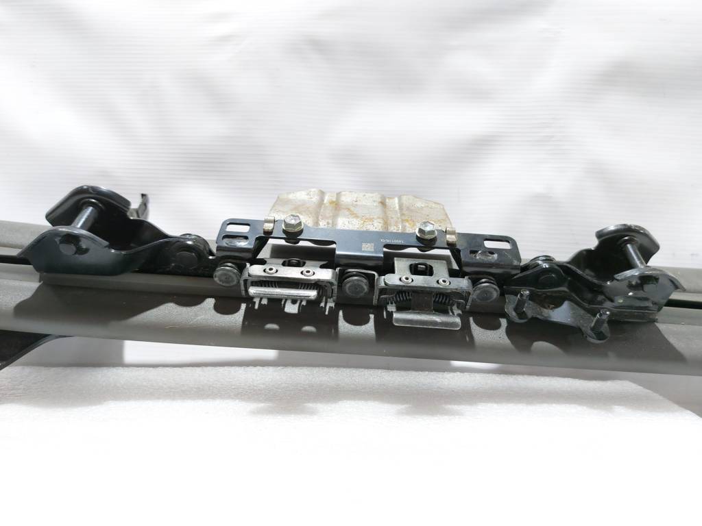 Sienna Напрямна рейка другого ряду сидінь внутрішня ліва Toyota SIENNA 2015 напольная Toyota SIENNA 5 Sienna Напрямна рейка другого ряду сидінь внутрішня ліва Toyota SIENNA 2015 напольная Toyota SIENNA 5