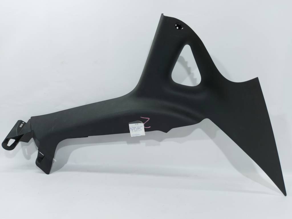 Dart Накладка стійки задньої права Dodge Dart 2013-2019 1SW46DX9AF Dodge Dart 20