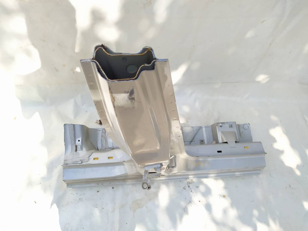 Dart Стойка центральная двери правой Dodge Dart 2013-2019 68081186AD Dodge Dart 4