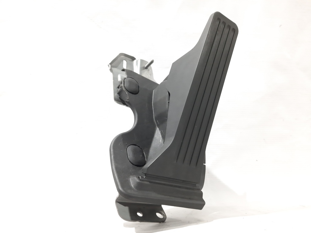 3. Педаль газа Mazda 3 2015-2020 BHN2V9091A Mazda 3