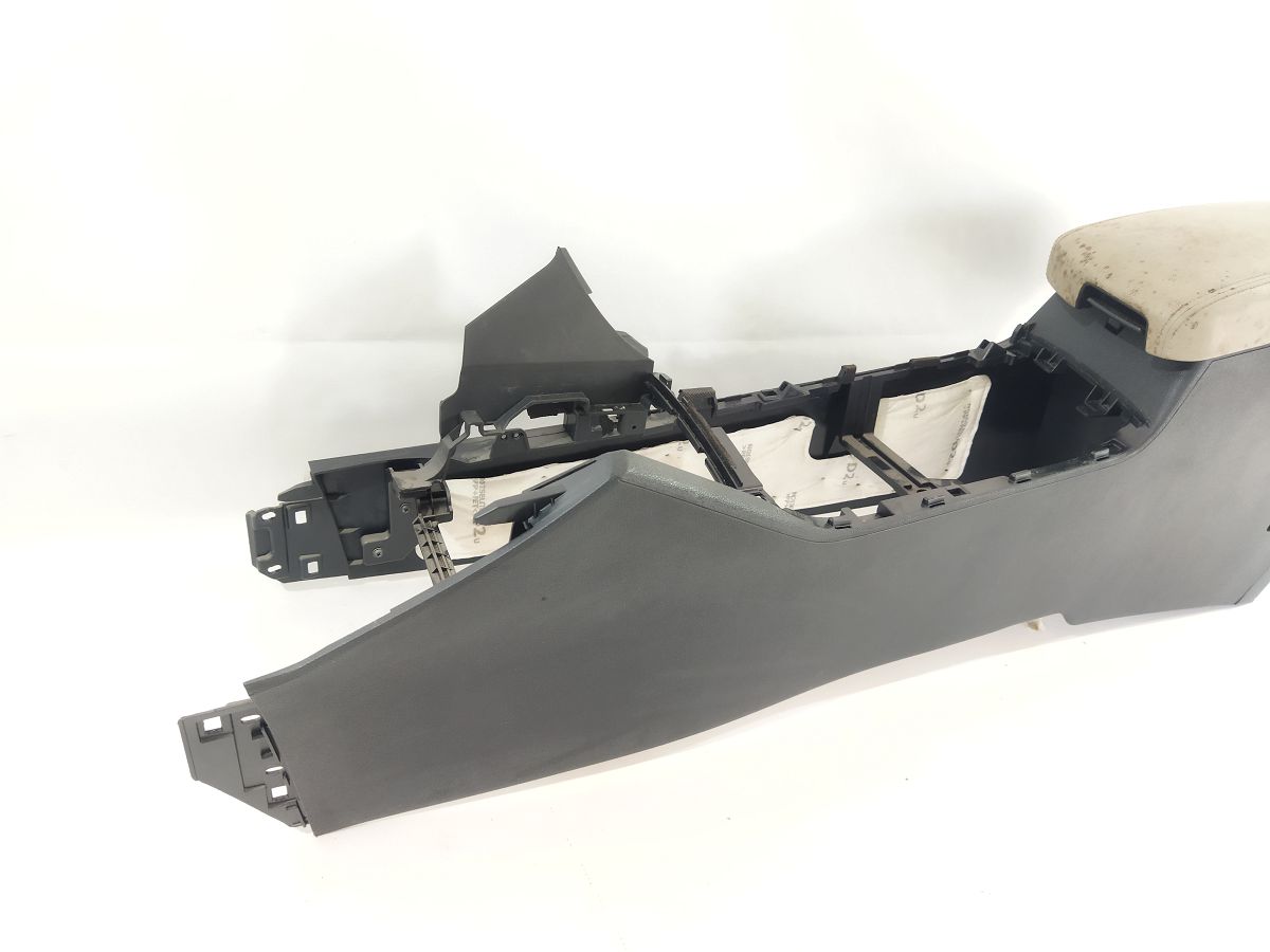 Optima Консоль центральна Kia Optima 2016-2020 84610D5000WK Kia Optima 2 Optima Консоль центральна Kia Optima 2016-2020 84610D5000WK Kia Optima 2