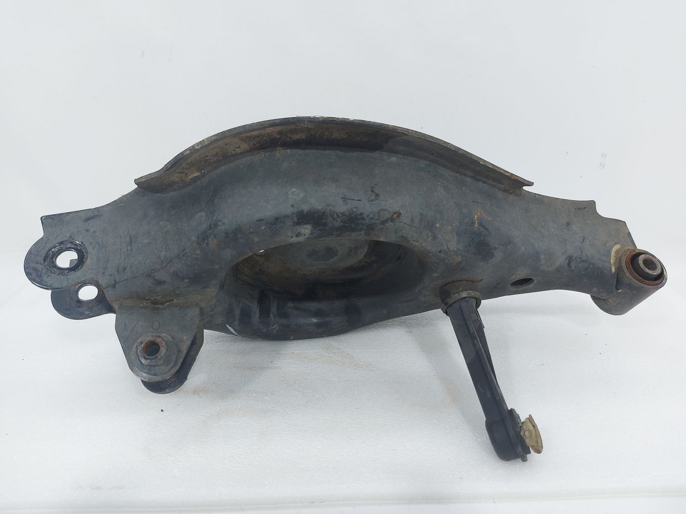 Equinox Важіль задньої підвіски лівий нижній під пружину Chevrolet Equinox 2010-2017 20830782 Chevrolet Equinox 3