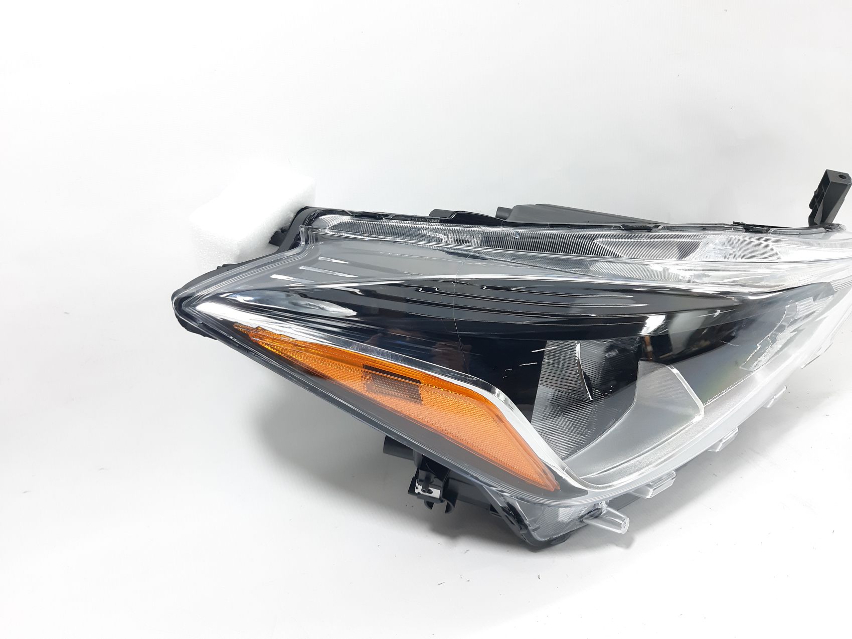 Фари головного світла Фара передня права Nissan Kicks 2018-2020 26010-5RL0A Nissan Kicks 2