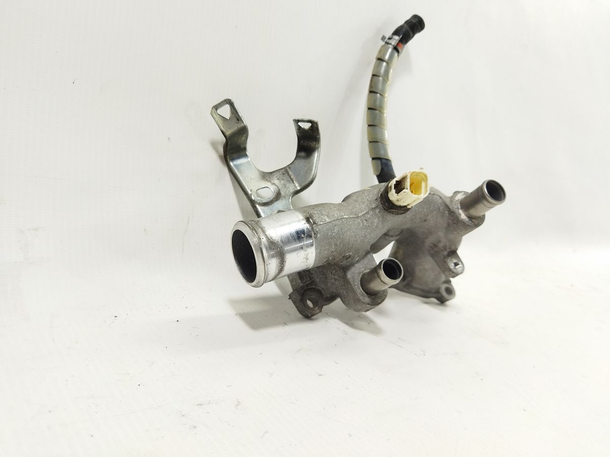 Sienna Фланець системи охолодження Toyota SIENNA 2014-2016 1633131150 Toyota SIENNA 3