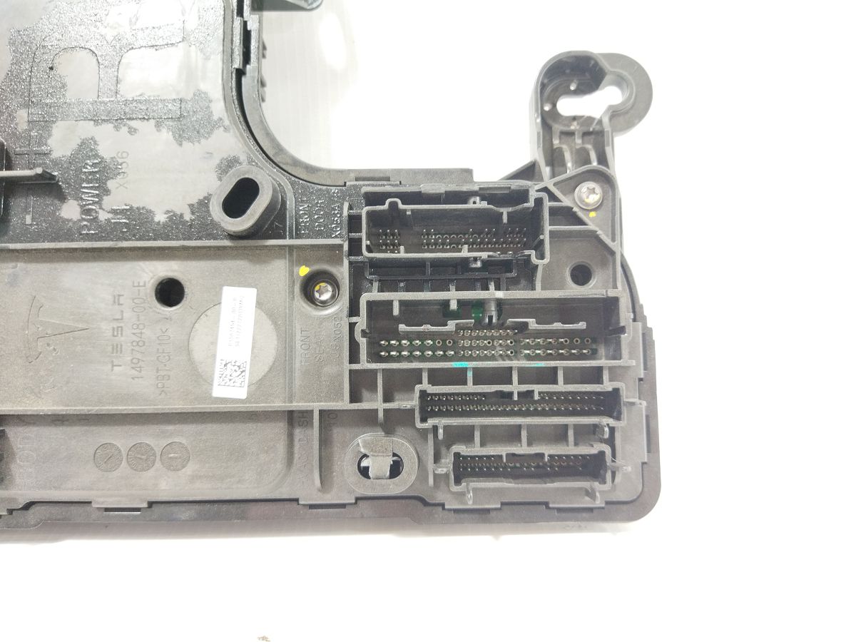 Model 3 Контроллер низкого напряжения правый Tesla Model 3 2018-2024 156745400B Tesla Model 3 3