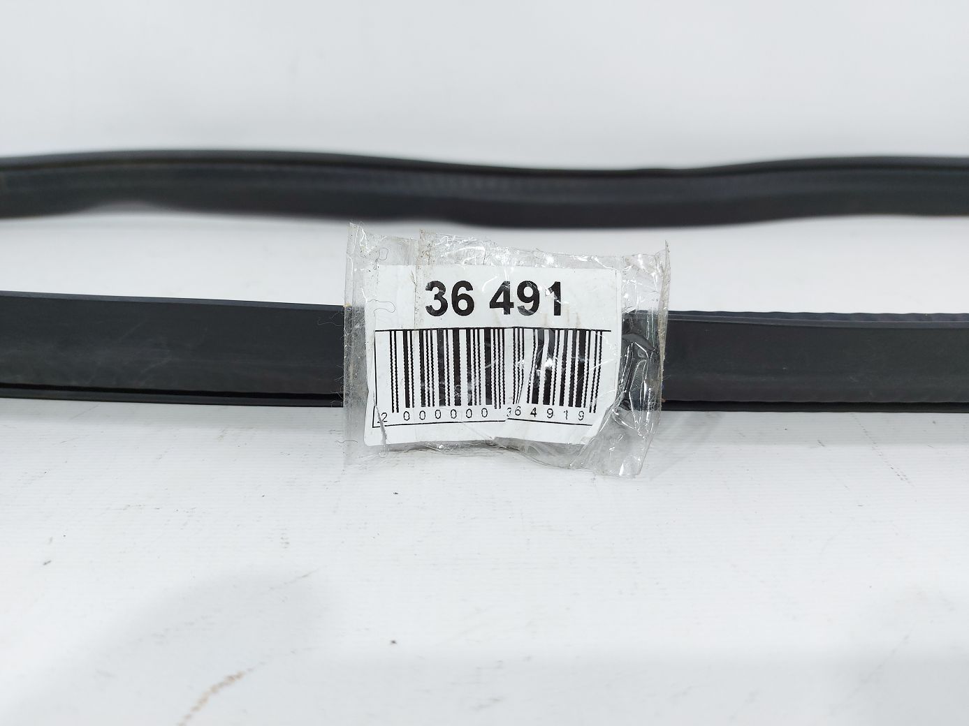 Compass Уплотнительная резинка проема двери передней правой Jeep Compass 2007-2017 5074642AJ Jeep Compass 4