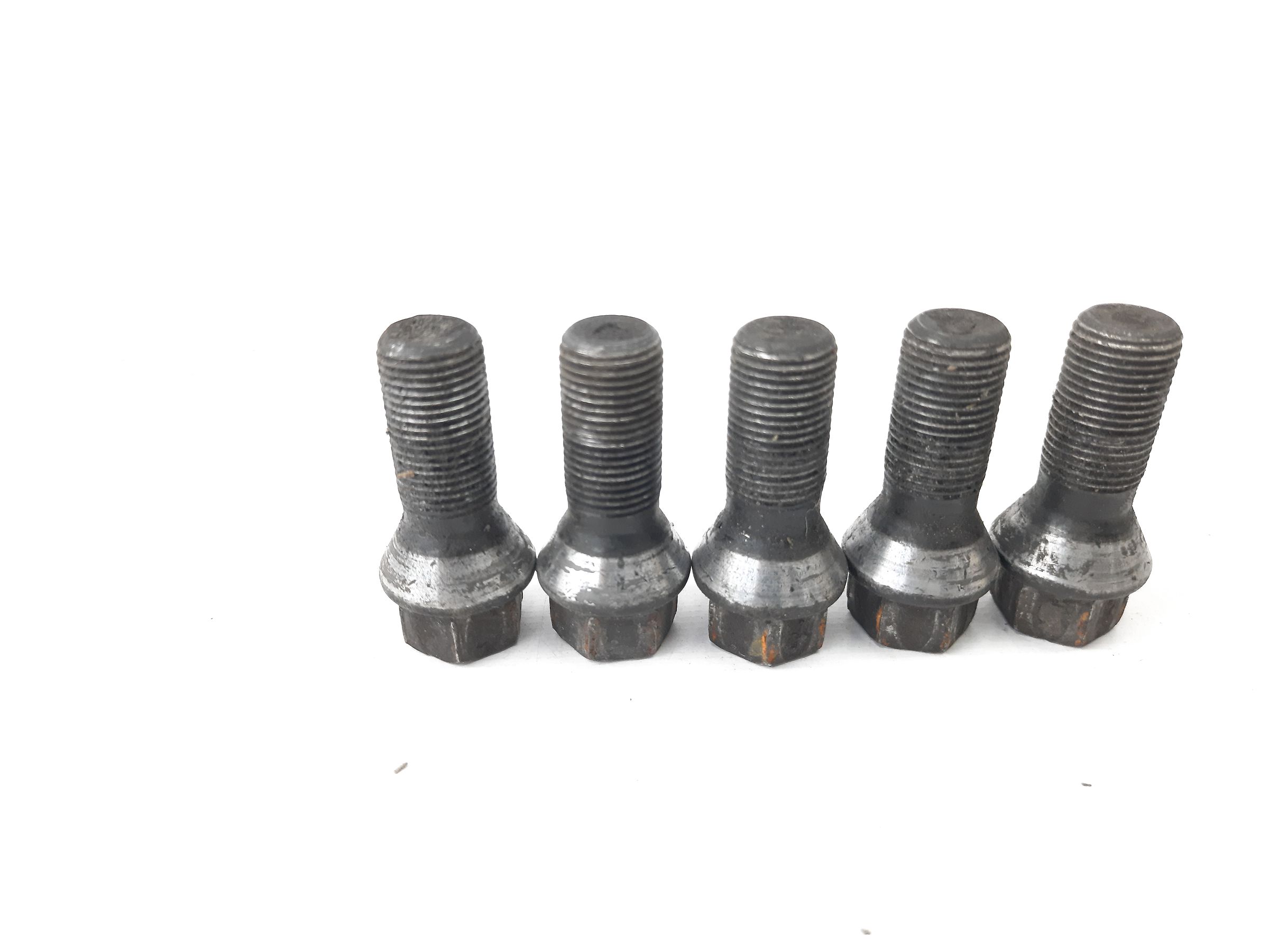 7 series. Колесный болт BMW 7 2012 36136786475 BMW 7