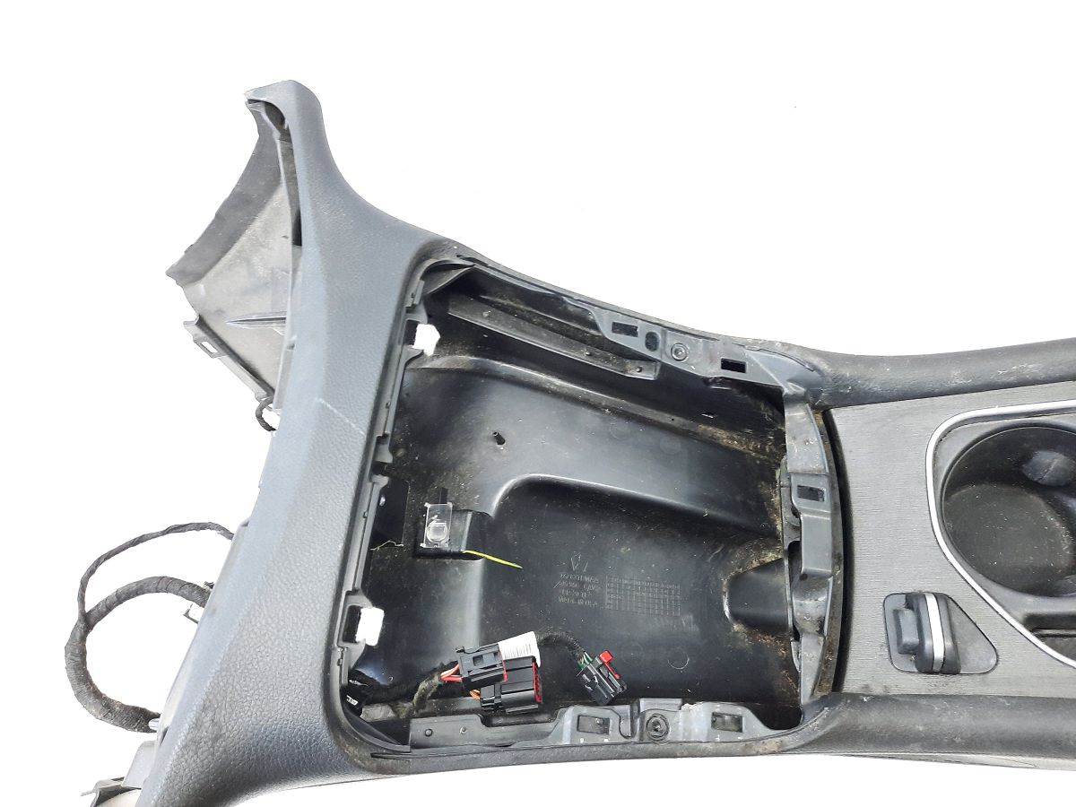 200 limited Центральна консоль Chrysler 200 Limited 2015-2017 5UQ80DX9AB Chrysler 200 Limited 5