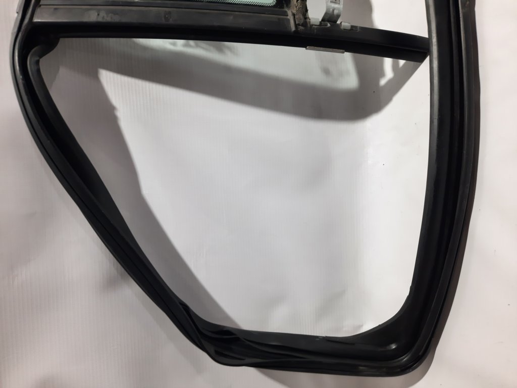 Volt Скло двері задньої лівої Chevrolet Volt 2011-2015 22906077 Chevrolet Volt 6