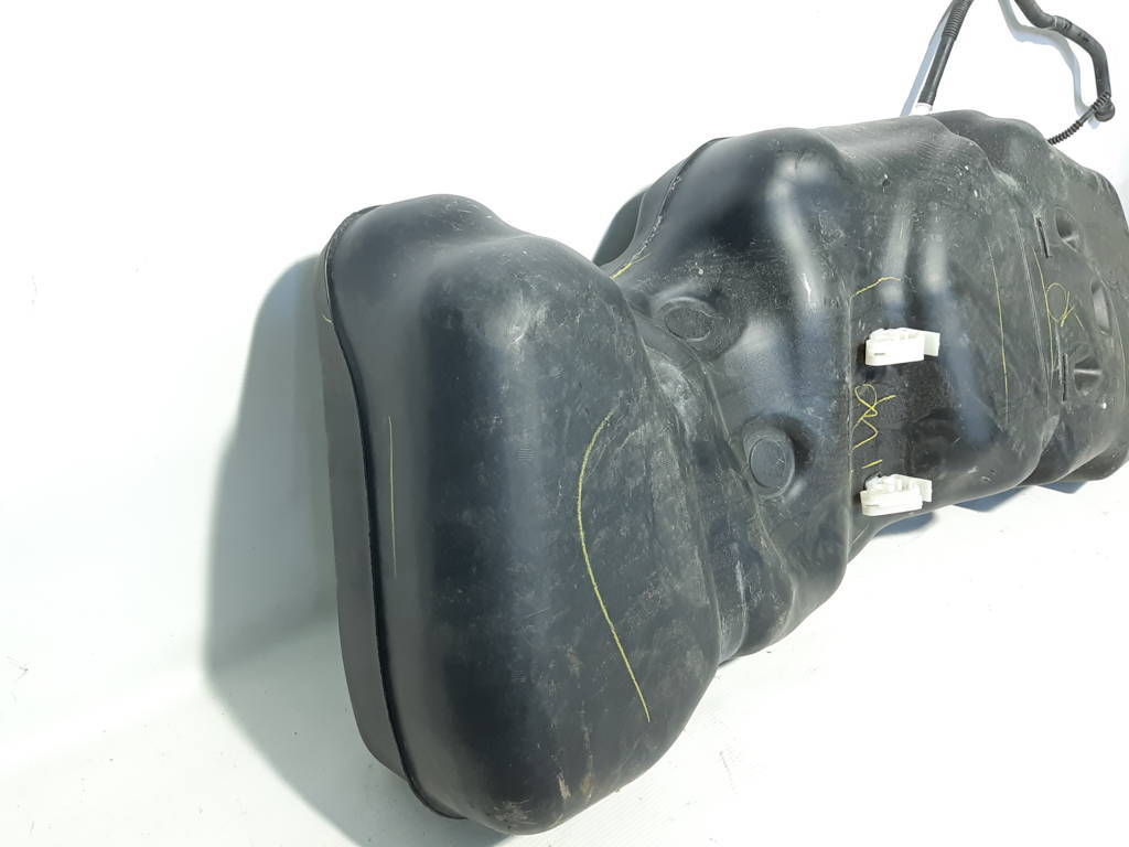 Sentra Бензобак Nissan Sentra 2007-2019 172024AF1A Nissan Sentra 5