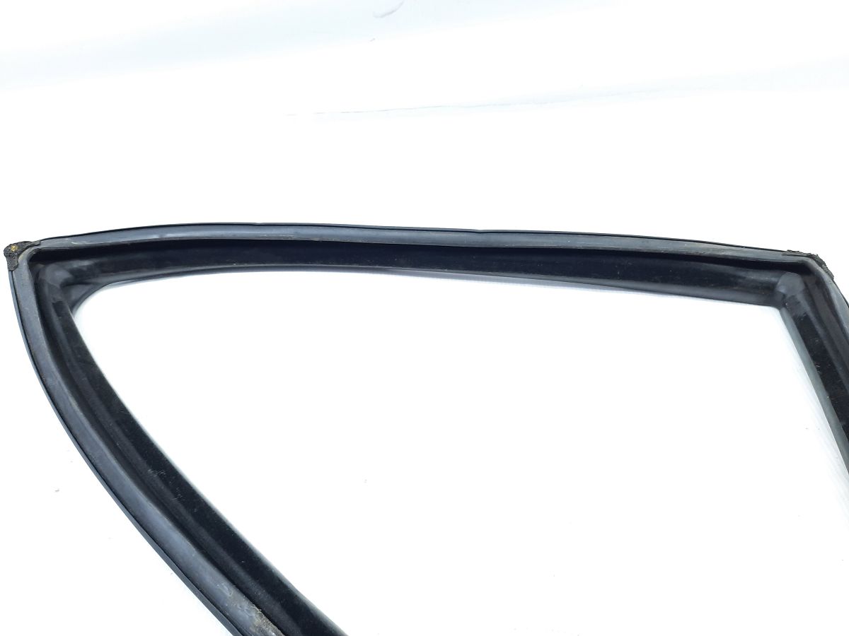 Avenger Направляющая резинка стекла двери задней левой Dodge Avenger 2011-2014 5074019AI Dodge Avenger 3