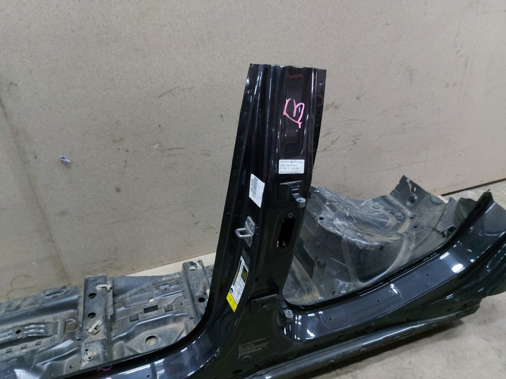 5 series Стойка центральная левая (металл) BMW 5 series 2011-2016 41217240477 BMW 5 series 15