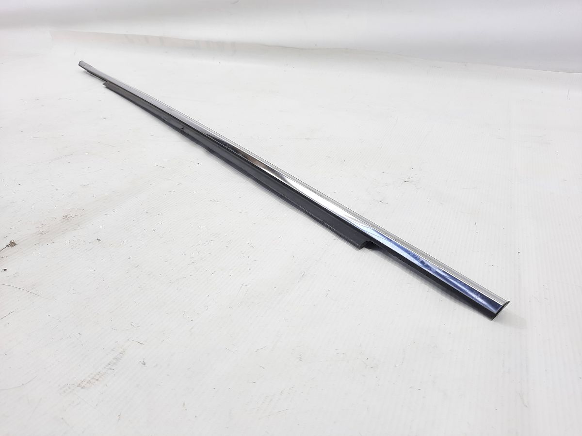 6 Ущільнювальна гумка скла двері передньої правої зовнішня (хром) Mazda 6 2014-2020 GHP950640F Mazda 6 3