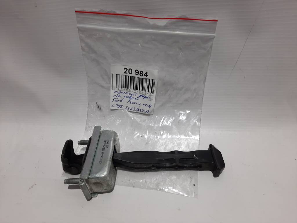 Focus. Обмежувач дверей передньої лівої/правої Ford Focus 2012-2014 CP9Z5823500A Ford Focus