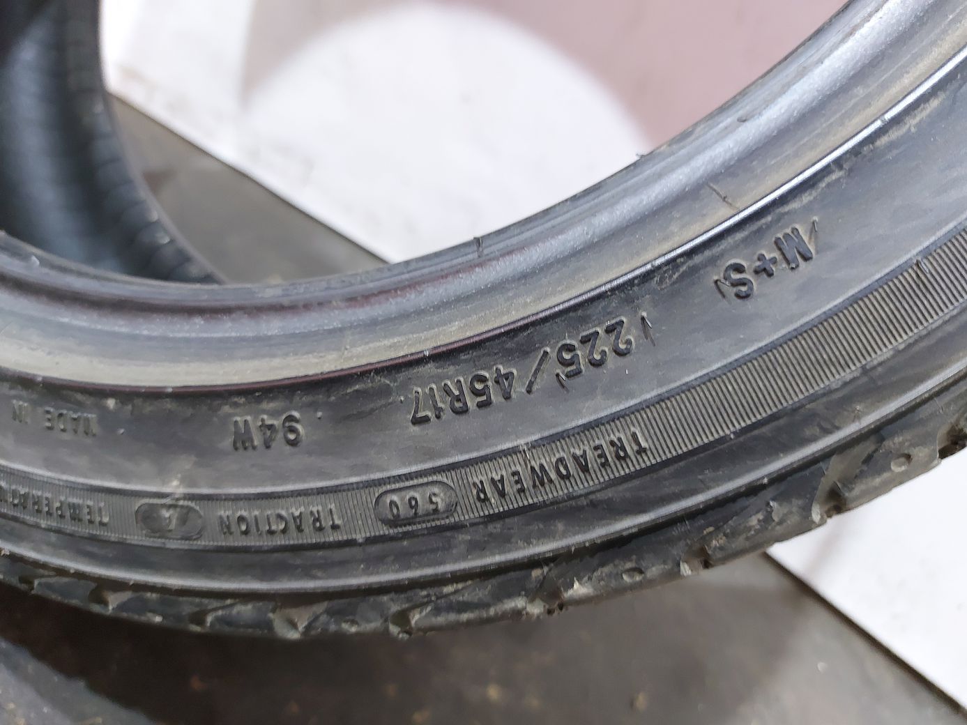 Всесезонные шины Гума GoodYear Eagle Sport 225/45R17 2