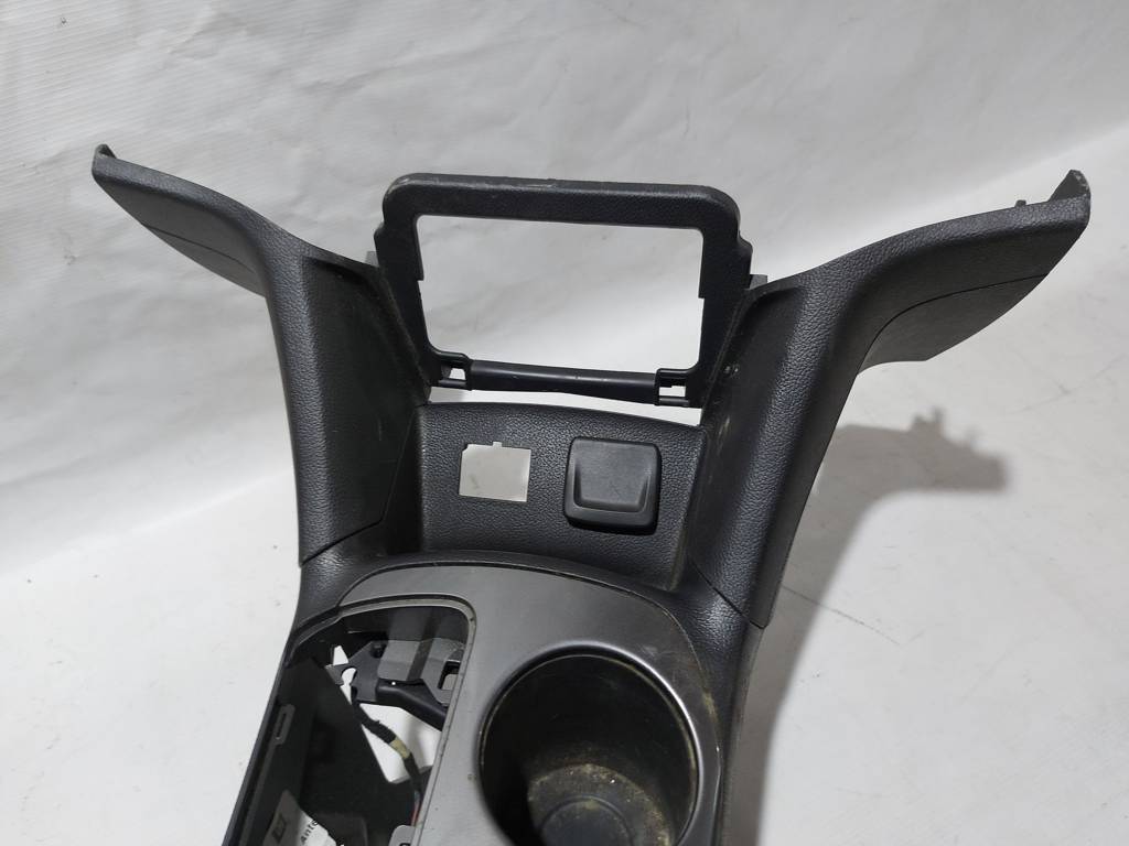 Cruze Консоль центральна Chevrolet Cruze 2016-2017 84037808 Chevrolet Cruze 5