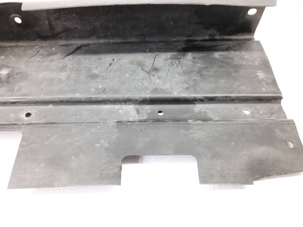 Dart Пыльник радиатора нижний Dodge Dart 2013-2019 68381779AA Dodge Dart 13