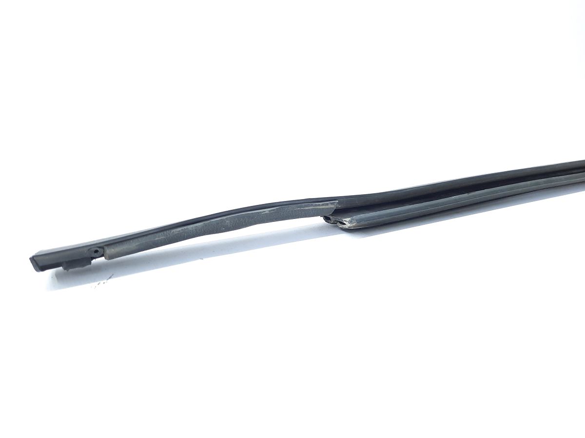 Journey Ущільнювач скла зовнішній двері задньої правої Dodge Journey 2009-2020 5076858AJ Dodge Journey 15