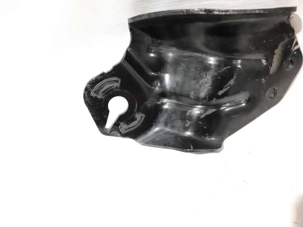 Fusion hybrid Кронштейн заднього підрамника правий Ford Fusion Hybrid 2013-2020 E1GZ5084A Ford Fusion Hybrid 4