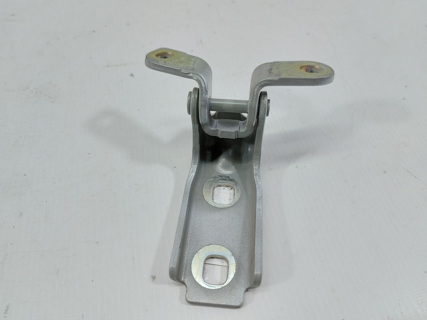 Ats. Петля двері передньої лівої верхня Cadillac ATS 2013-2018 13501712 Cadillac ATS