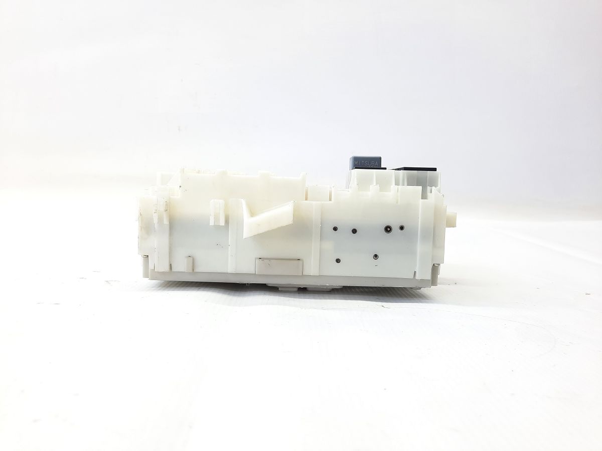 Insight Блок предохранителей салона Honda Insight 2010 38200TM8A21 Honda Insight 4 Insight Блок предохранителей салона Honda Insight 2010 38200TM8A21 Honda Insight 4