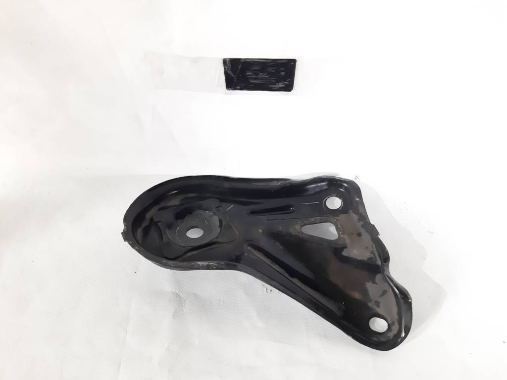 Camry Кронштейн задній підрамника переднього правий Toyota Camry 2015-2017 5102307010 Toyota Camry 2