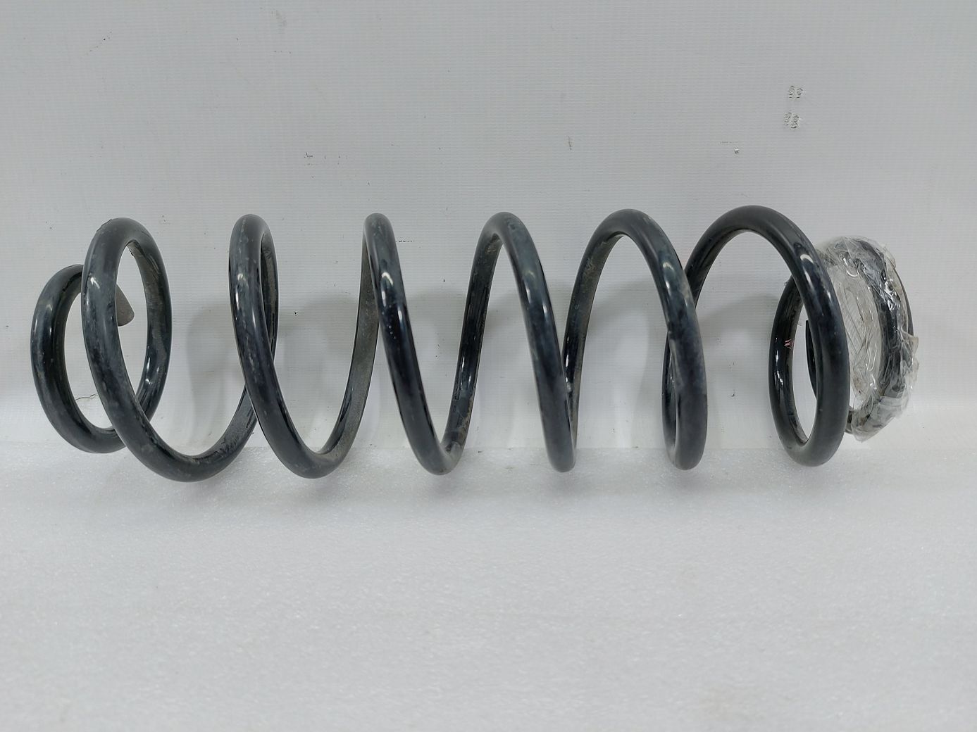 Fiesta. Пружина амортизатора заднего левая/правая Ford Fiesta 2014-2019 C1BZ5560B Ford Fiesta