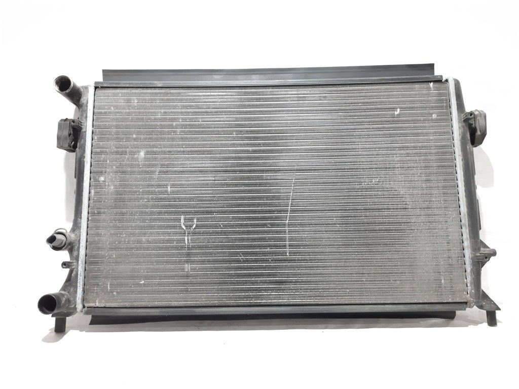 Passat s Радиатор системы охлаждения Volkswagen Passat S 2012-2014 5C0121251F Volkswagen Passat S 15