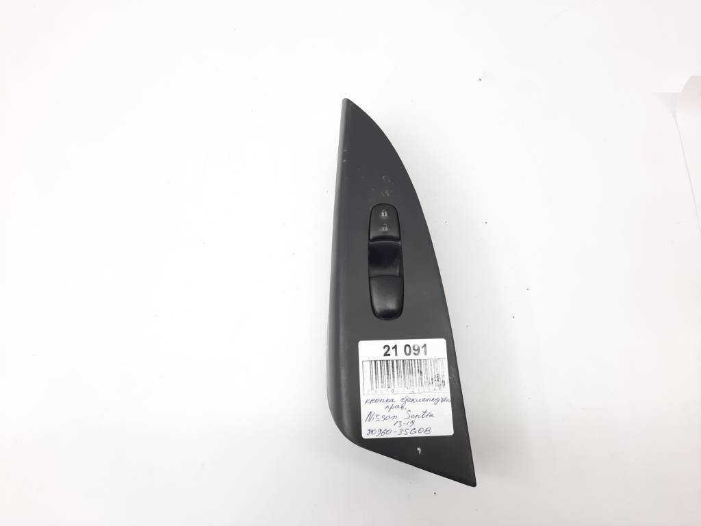 Sentra. Кнопка склопідйомника правого Nissan Sentra 2013-2019 809603SG0B Nissan Sentra