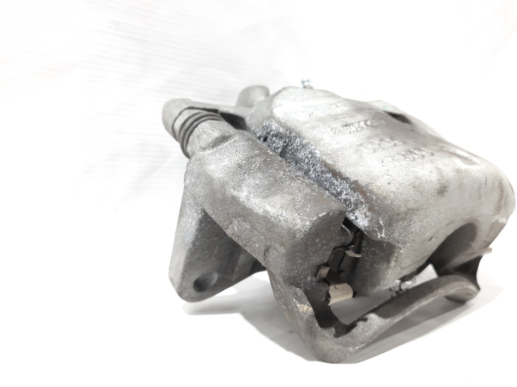 3 Супорт гальмівний передній правий Mazda 3 2014-2019 B4Y03398ZC Mazda 3 8