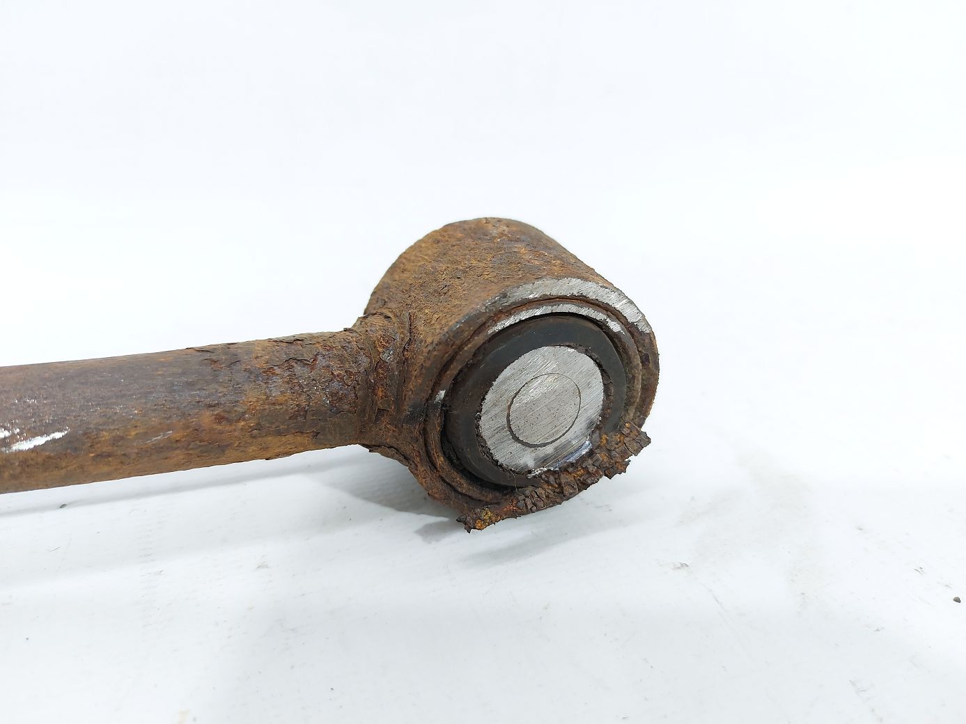 Compass Рычаг задний левый/правый нижний поперечный Jeep Compass 2011-2017 5105270AC Jeep Compass 3