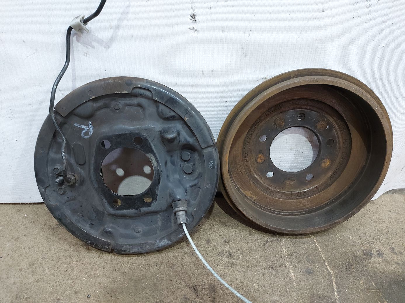 Patriot Барабан задній лівий/правий Jeep Patriot 2012 5105617AC Jeep Patriot 8