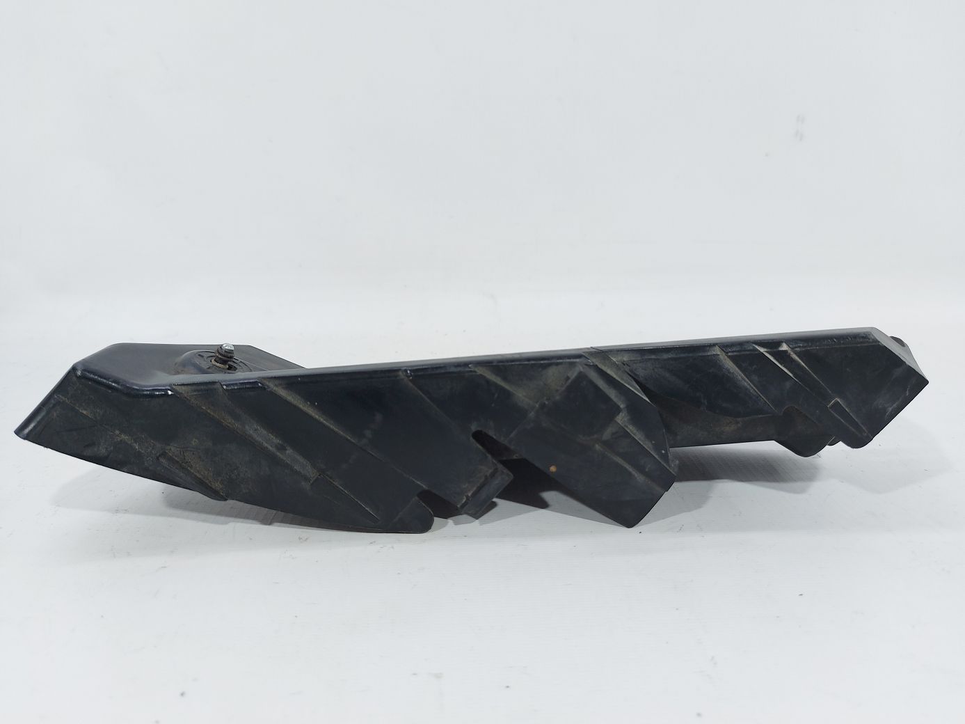 Dart Кронштейн кріплення бампера заднього ліве Dodge Dart 2013-2019 68100723AB Dodge Dart 3 Dart Кронштейн кріплення бампера заднього ліве Dodge Dart 2013-2019 68100723AB Dodge Dart 3