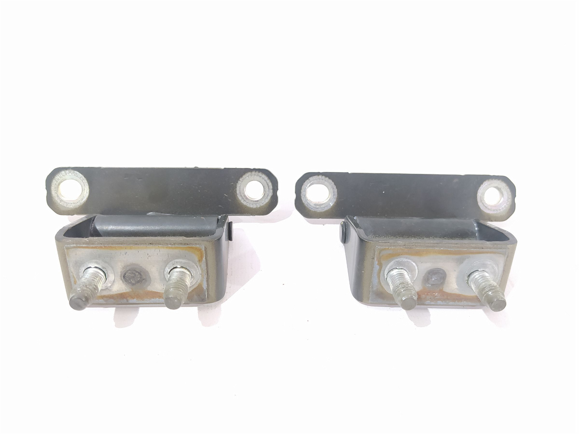 Sorento. Петля крышки багажника (комплект) Kia Sorento 2011-2013 797102E000 Kia Sorento