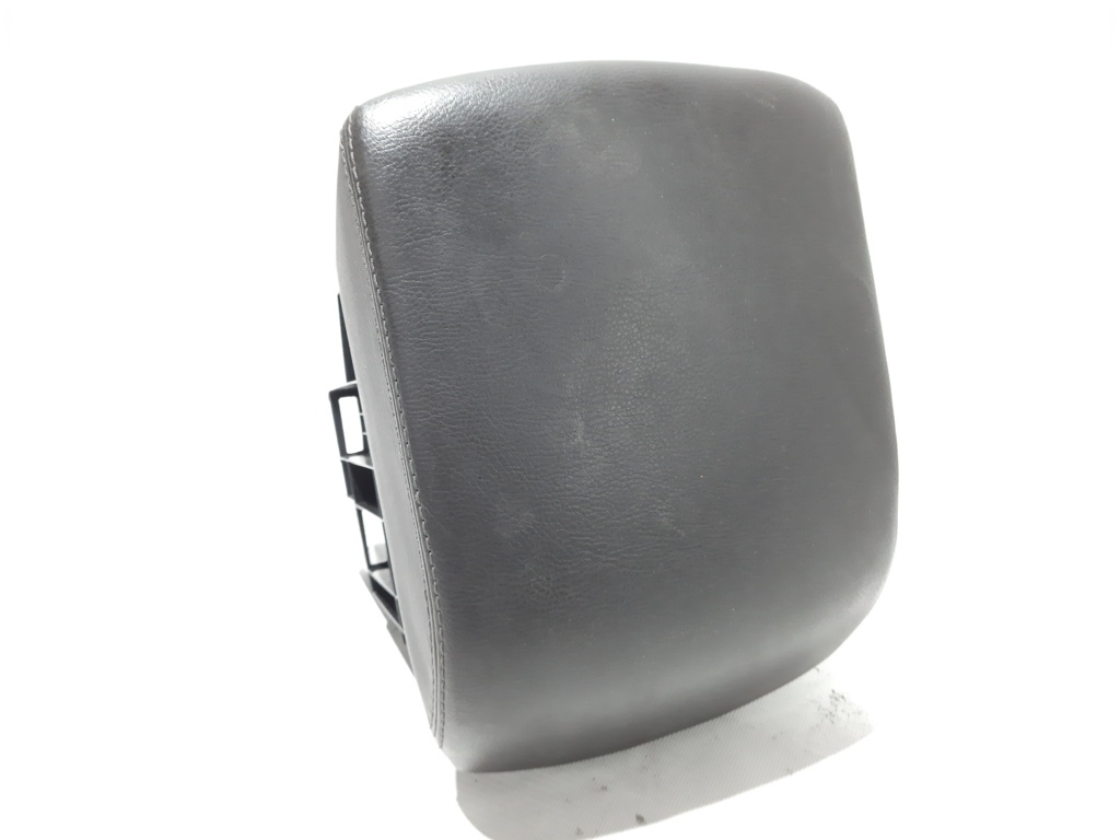 3. Подлокотник Mazda 3 2013-2018 BABF64420A02 Mazda 3