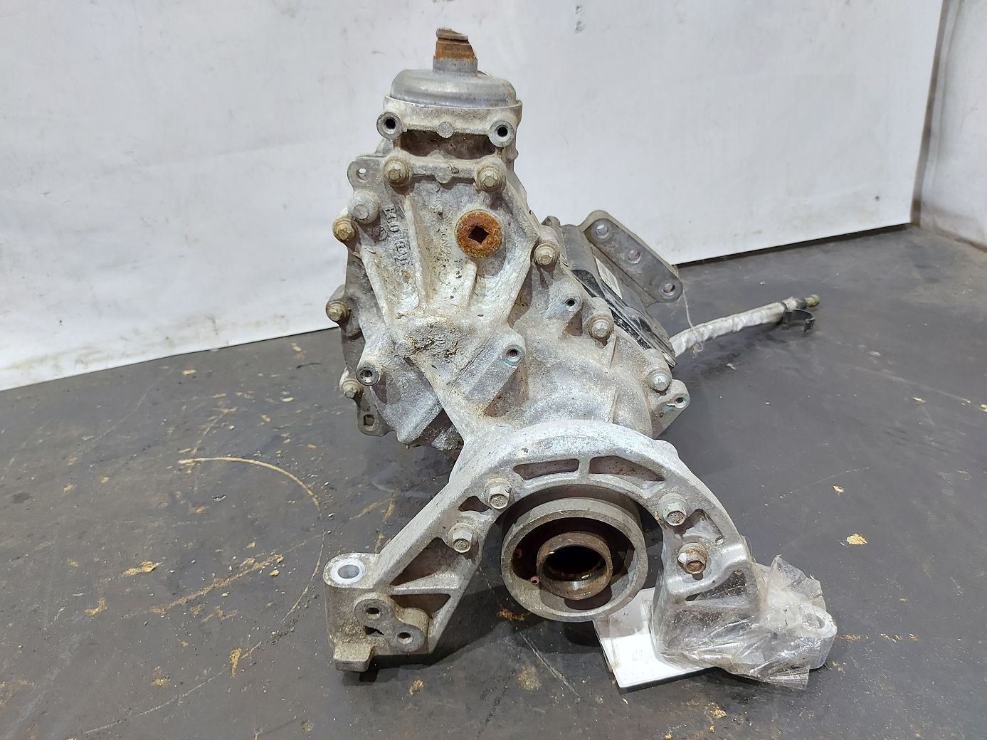 200s Редуктор задній Chrysler 200 S 2015-2017 68306795AB Chrysler 200 S 5