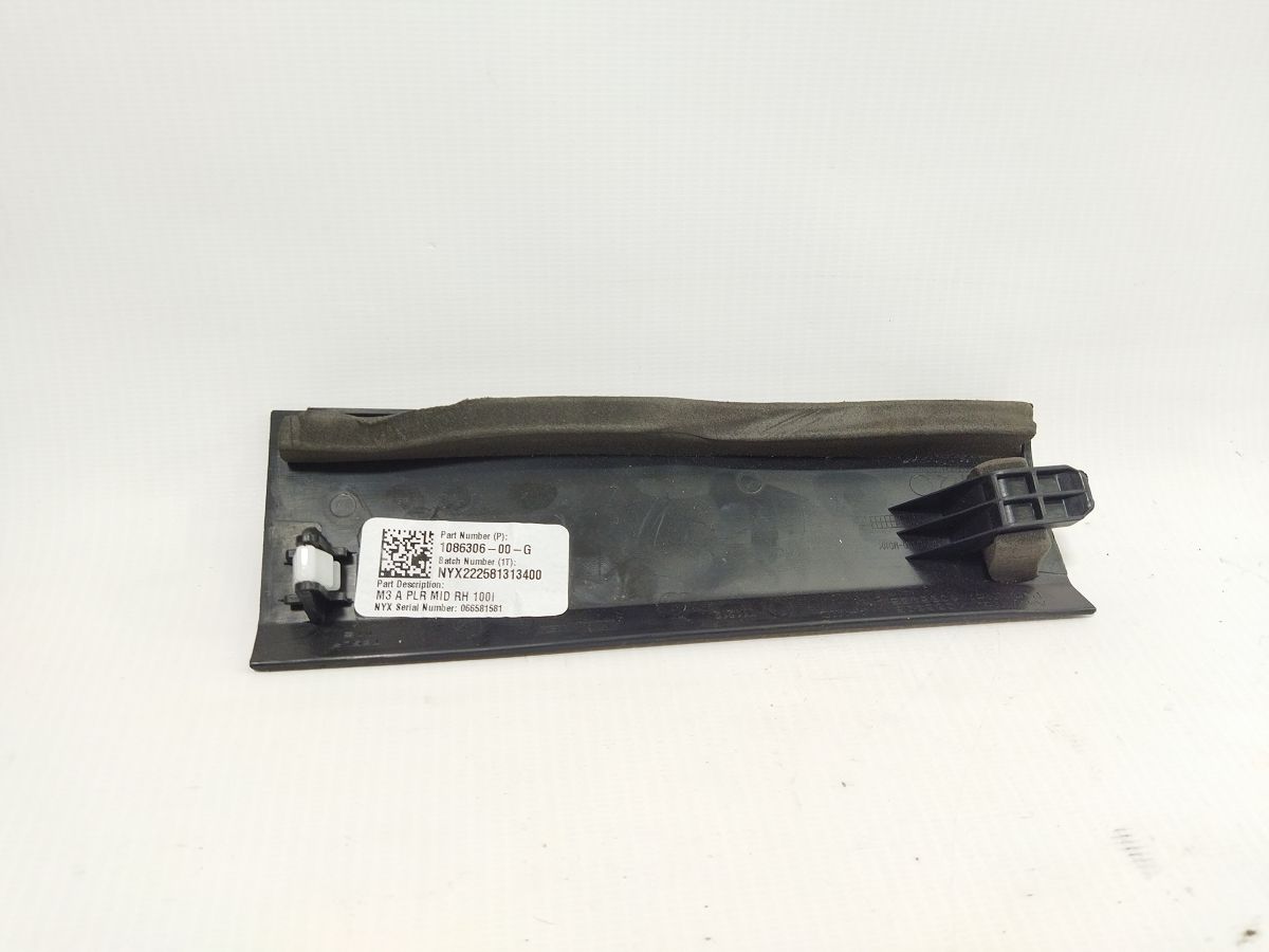 Model 3 Накладка передней стойки правая средняя Tesla Model 3 2020-2024 108630600G Tesla Model 3 2