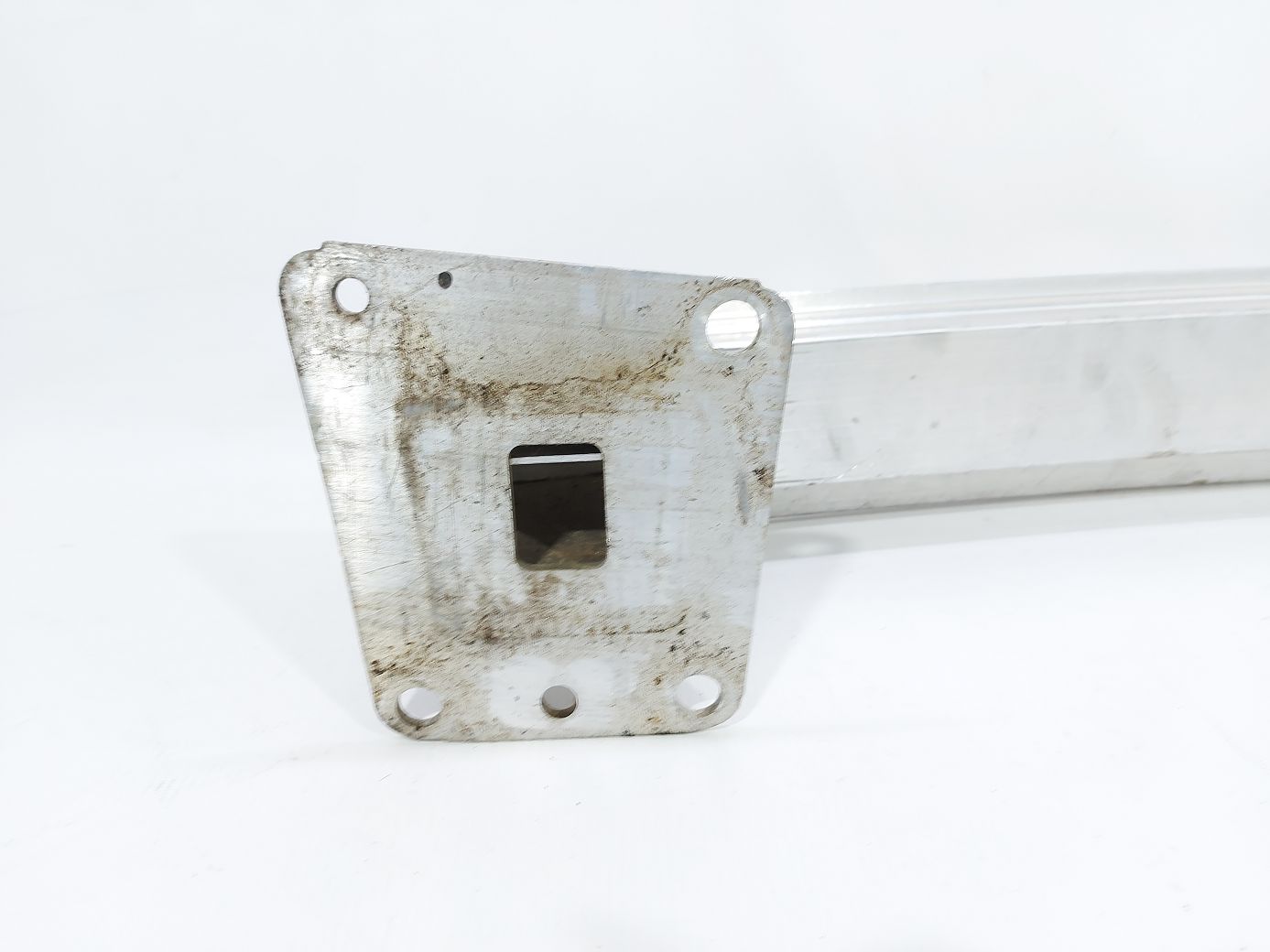 Malibu Підсилювач бампера заднього Chevrolet Malibu 2016-2021 84113414 Chevrolet Malibu 5