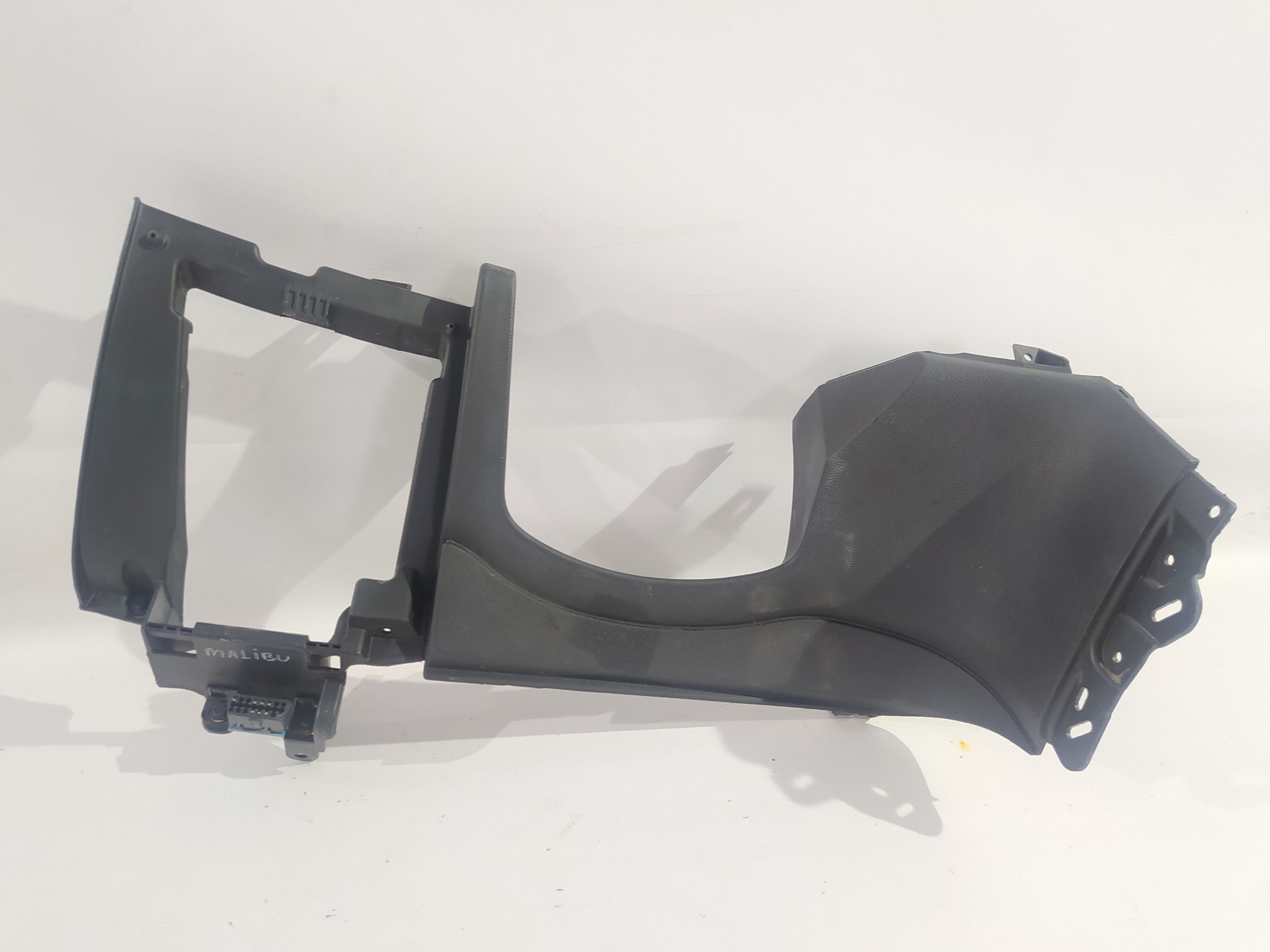 Malibu. Накладка торпеди нижня ліва Chevrolet Malibu 2013-2016 22939542 Chevrolet Malibu