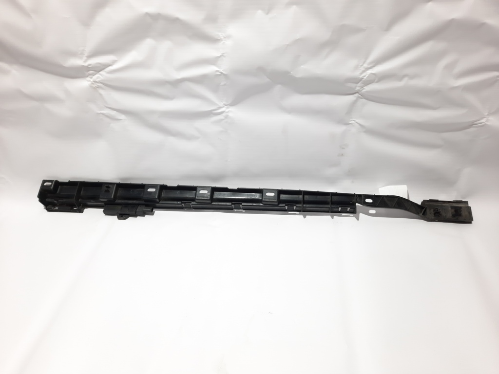 7 series Кріплення накладки порога заднє праве BMW 7 2012 7187102 BMW 7 5