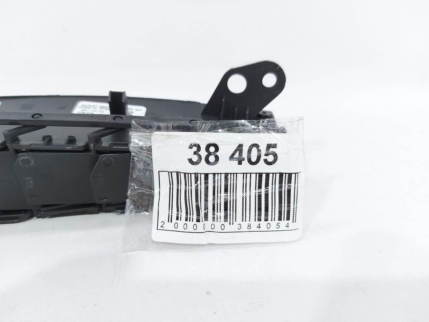 Malibu Решітка повітропроводу торпеди внутрішня ліва Chevrolet Malibu 2016-2021 84114174 Chevrolet Malibu 4 Malibu Решітка повітропроводу торпеди внутрішня ліва Chevrolet Malibu 2016-2021 84114174 Chevrolet Malibu 4