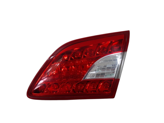 Sentra. Ліхтар кришки багажника правий Nissan Sentra 2013-2015 265503SH5A Nissan Sentra