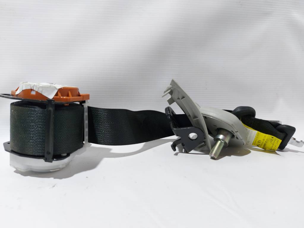 Prius c Ремінь безпеки задній центральний Toyota Prius C 2012-2017 7331052150B1 Toyota Prius C 3