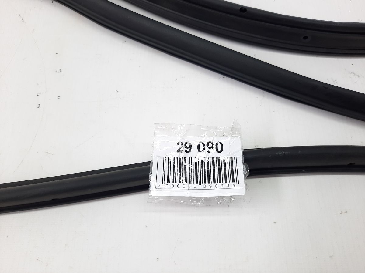 6 Уплотнительная резинка двери передней правой Mazda 6 2014-2017 GHP958760C Mazda 6 8