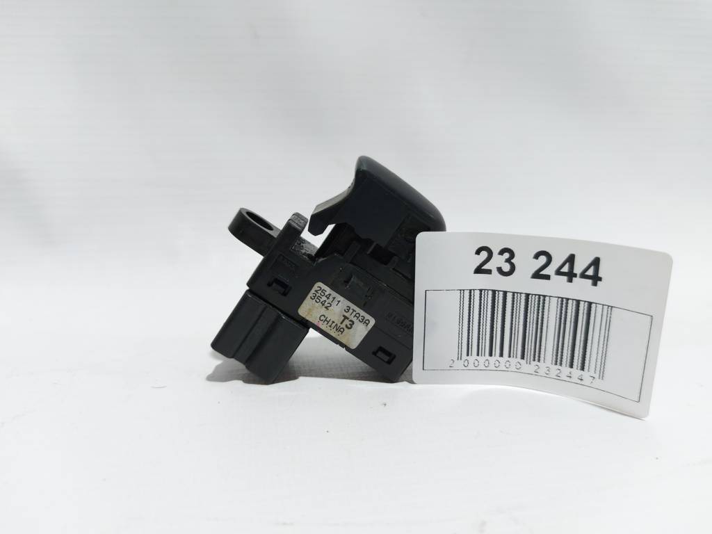 Altima. Кнопка склопідйомника двері задньої правої Nissan Altima 2011-2018 254113TA3A Nissan Altima