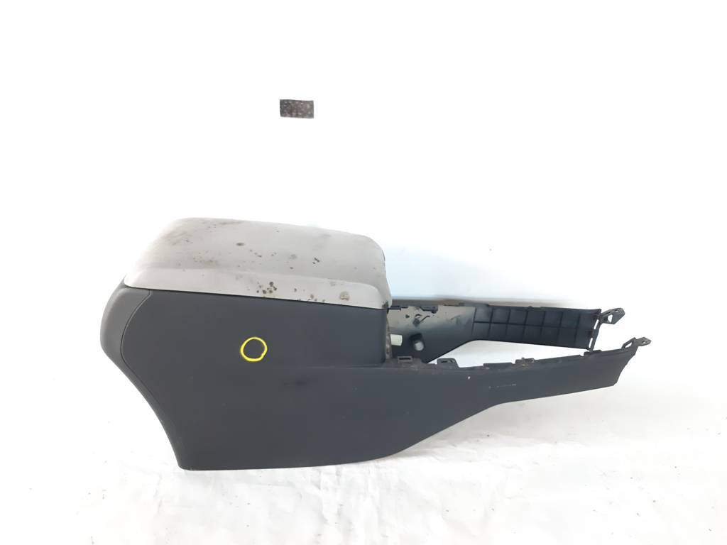 Camry. Підлокітник консолі центральної (цвіль) Toyota Camry 2012-2017 5892006021C4 Toyota Camry
