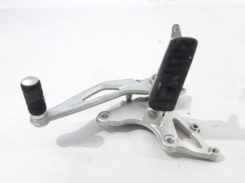 R 1200 r. Педаль гальма заднього BMW R1200 R 2011-2014 35217728911 BMW R1200 R