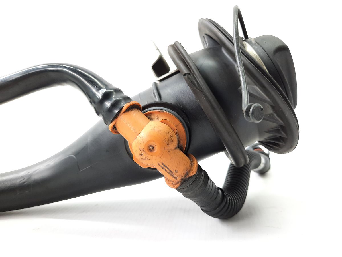 5 series Заливная горловина BMW 5 series 2011-2016 16117205704 BMW 5 series 5